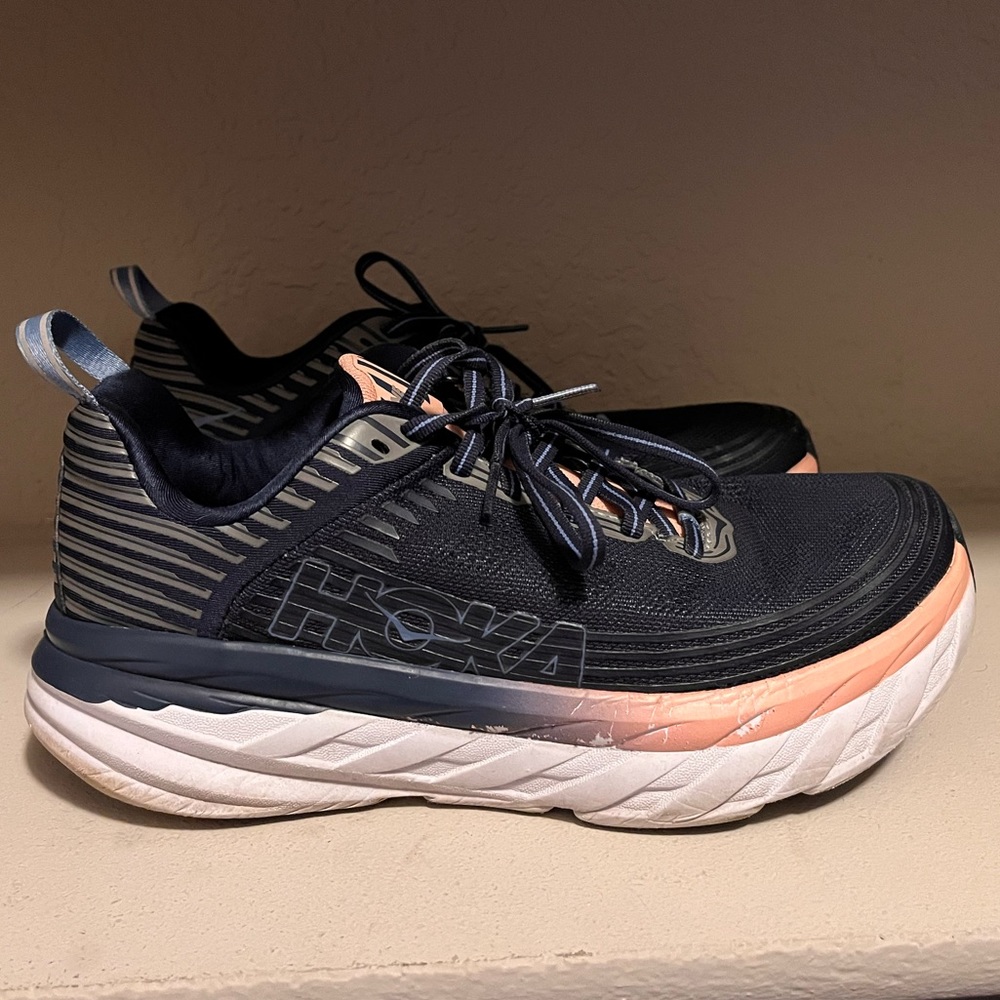 HOKA running shoe! Women’s size 9 used in good wearable condition still!